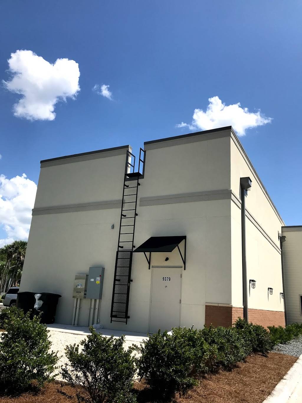 Starbucks | restaurant | 9379 Baymeadows Rd, Jacksonville, FL 32256, USA | 9046731913 OR +1 904-673-1913