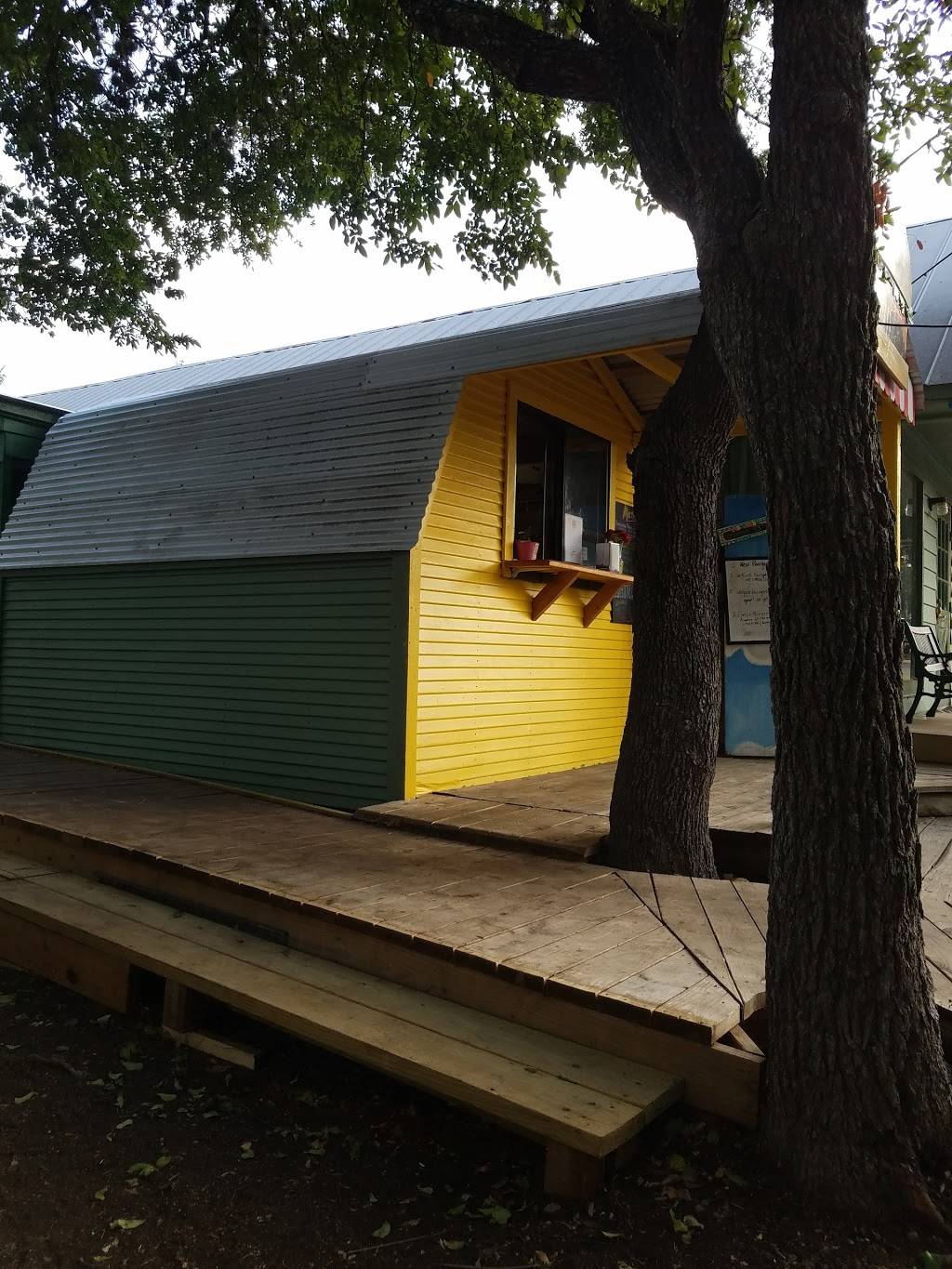 Mags Burgers | restaurant | 801 FM2325, Wimberley, TX 78676, USA | 5128423363 OR +1 512-842-3363