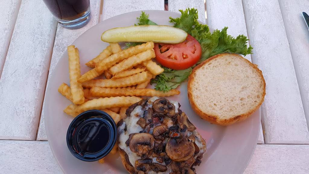 Hobos Tavern | restaurant | 1411 Whitehall Rd, Muskegon, MI 49445, USA | 2317190247 OR +1 231-719-0247