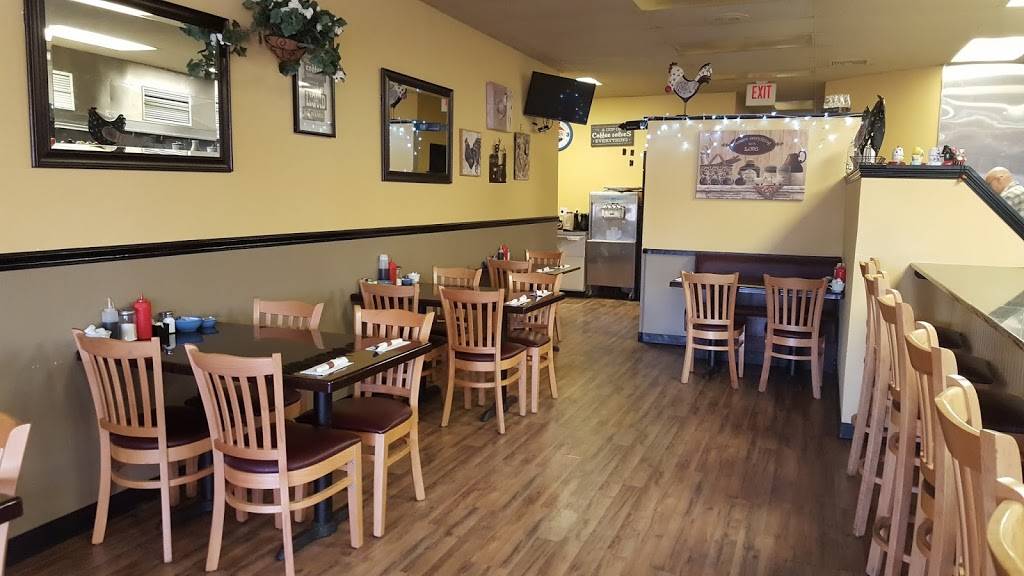 Center Grill | restaurant | 3 Turkey Hills Rd, East Granby, CT 06026, USA | 8604133238 OR +1 860-413-3238