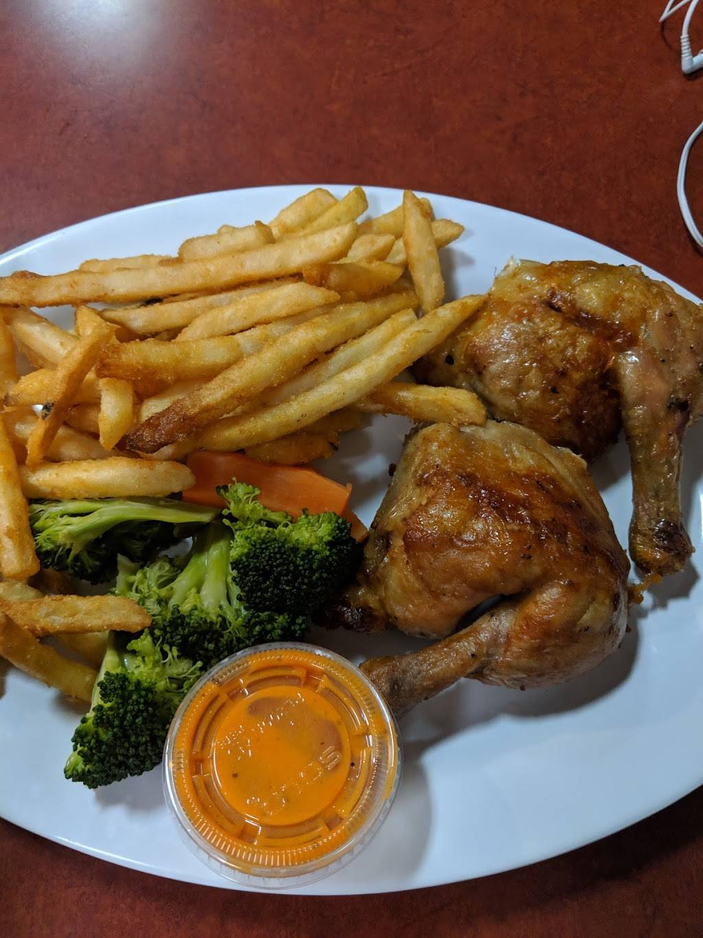 Liberty Village Rotisserie | restaurant | 141 Jefferson Ave, Toronto, ON M6K 3E4, Canada | 4165164233 OR +1 416-516-4233