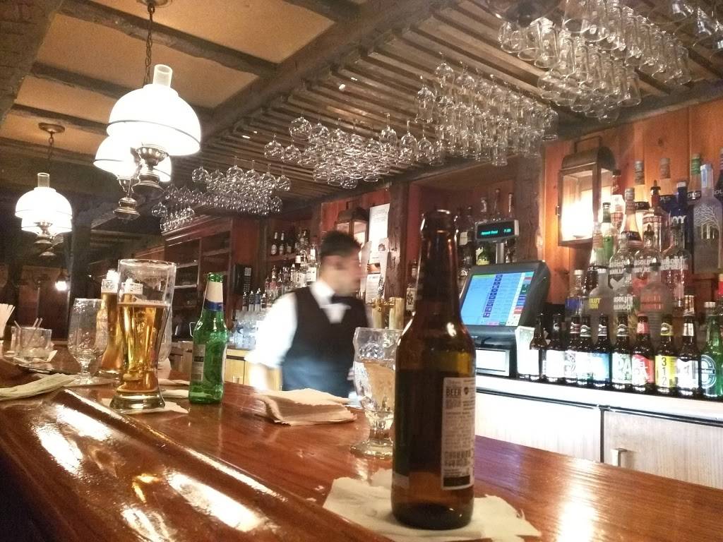 Chicago Pizza and Oven Grinder Company | restaurant | 2121 N Clark St, Chicago, IL 60614, USA | 7732482570 OR +1 773-248-2570