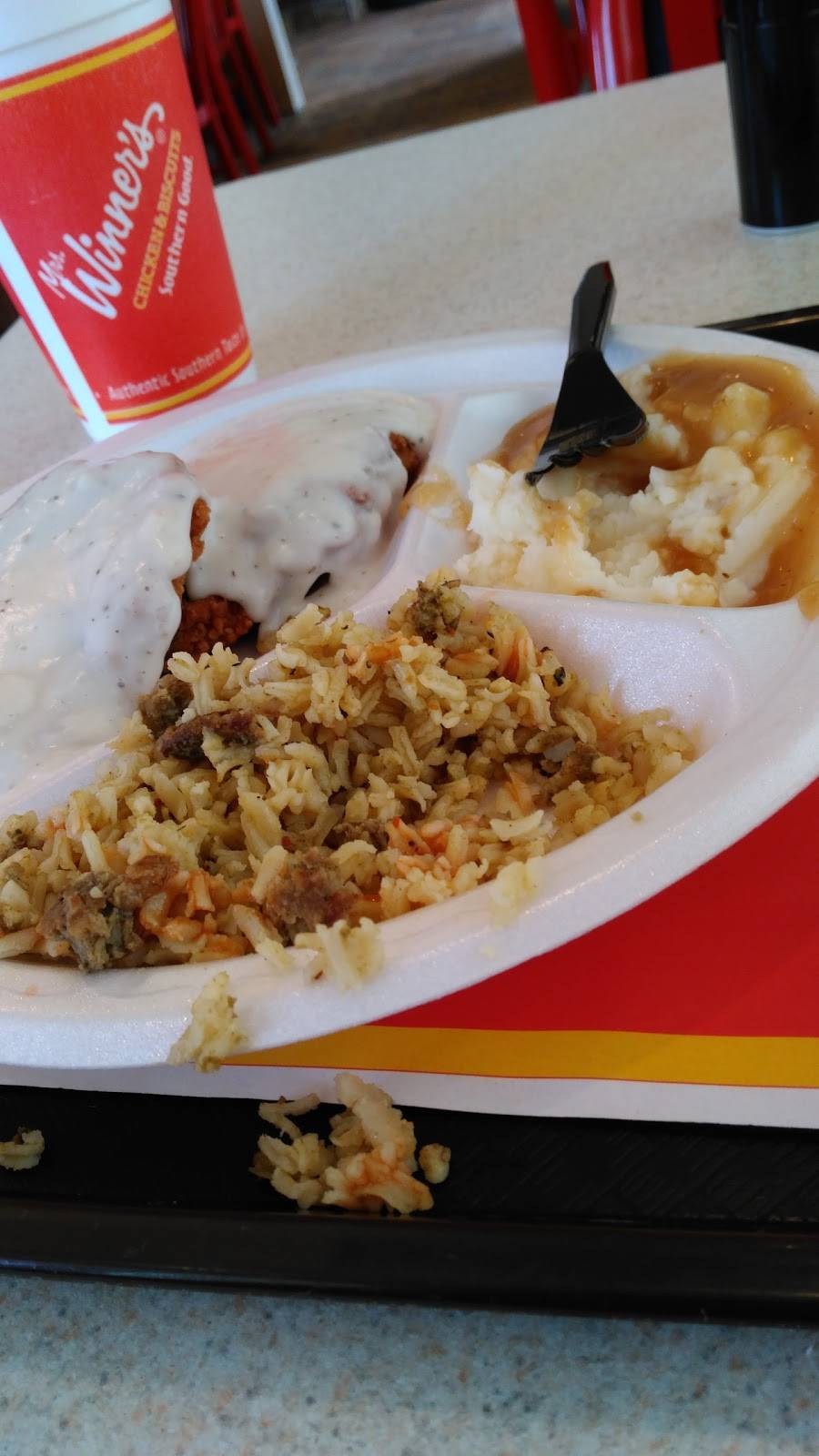 Mrs Winners Chicken & Biscuits | restaurant | 814 Summit Ave, Greensboro, NC 27405, USA | 3362723900 OR +1 336-272-3900