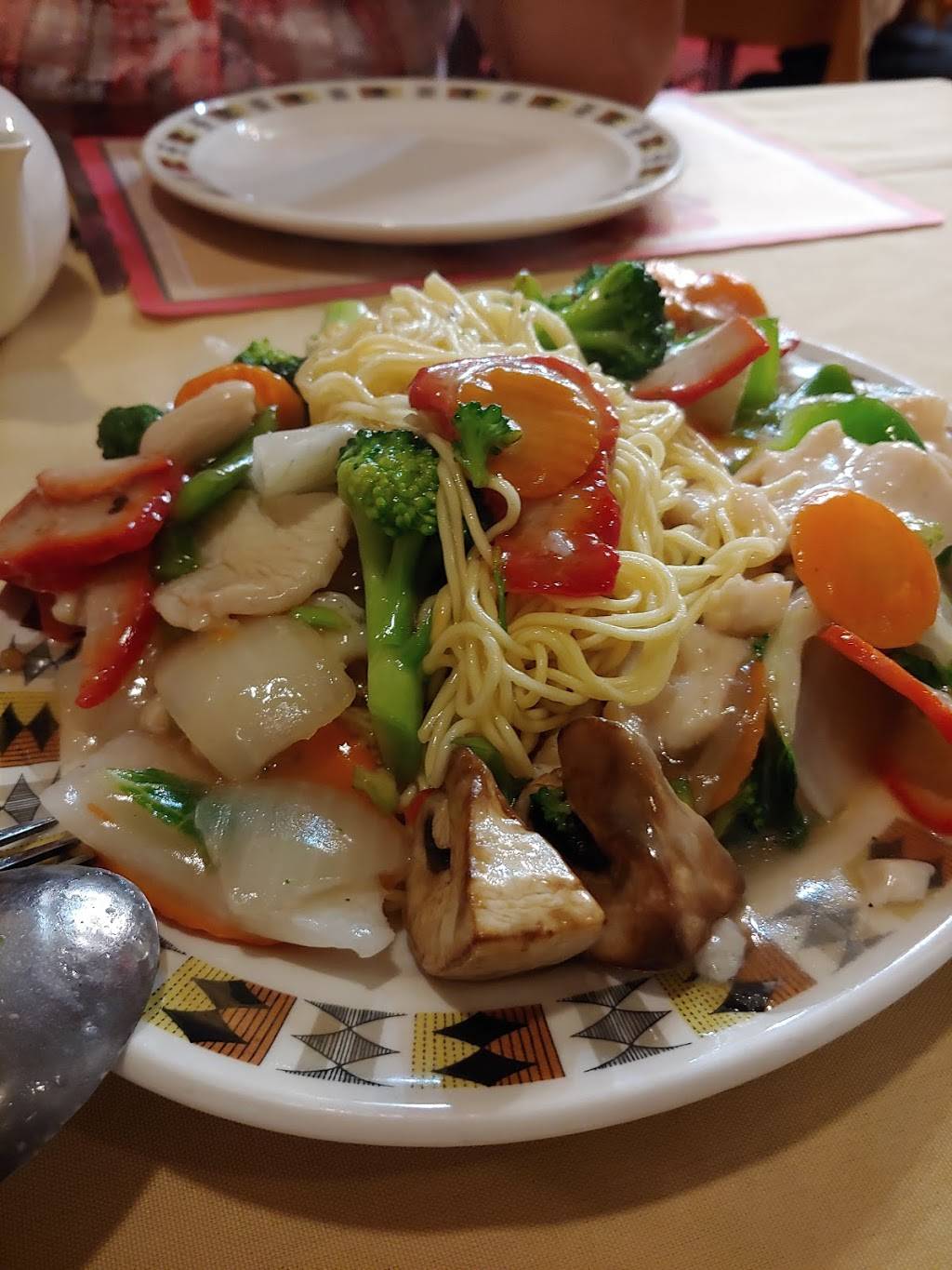 East Place Chinese Restaurant | restaurant | 48 Centennial Pkwy N, Hamilton, ON L8E 1H6, Canada | 9055602127 OR +1 905-560-2127