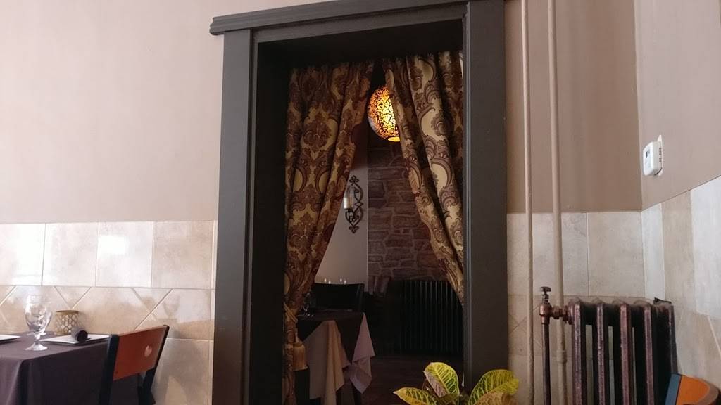 Eddys Mediterranean Bistro | restaurant | 420 Tecumseh Rd E, Windsor, ON N8X 2R6, Canada | 5192545656 OR +1 519-254-5656