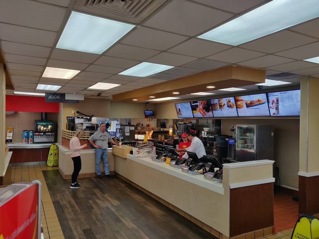 McDonalds | cafe | 8394 Ocean Gateway, Easton, MD 21601, USA | 4108222725 OR +1 410-822-2725