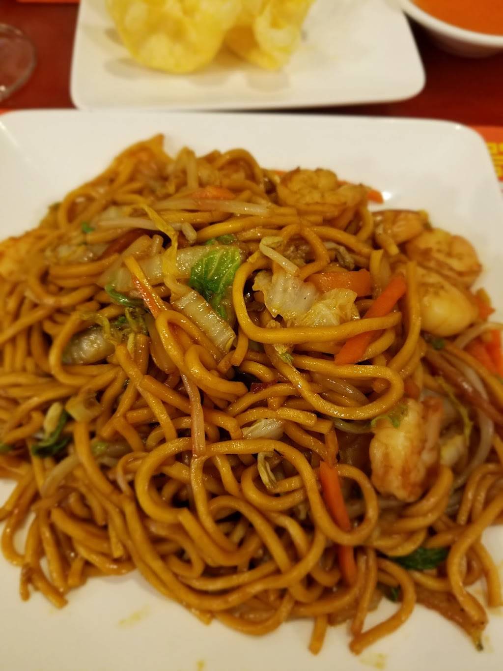 Main Moon | restaurant | 11 College St # H, South Hadley, MA 01075, USA | 4135338839 OR +1 413-533-8839