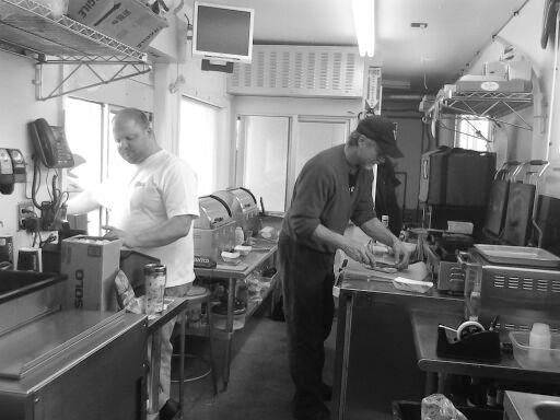 Bebos Dogs & Beef | restaurant | 101 3rd St S, La Crosse, WI 54601, USA | 5074582110 OR +1 507-458-2110