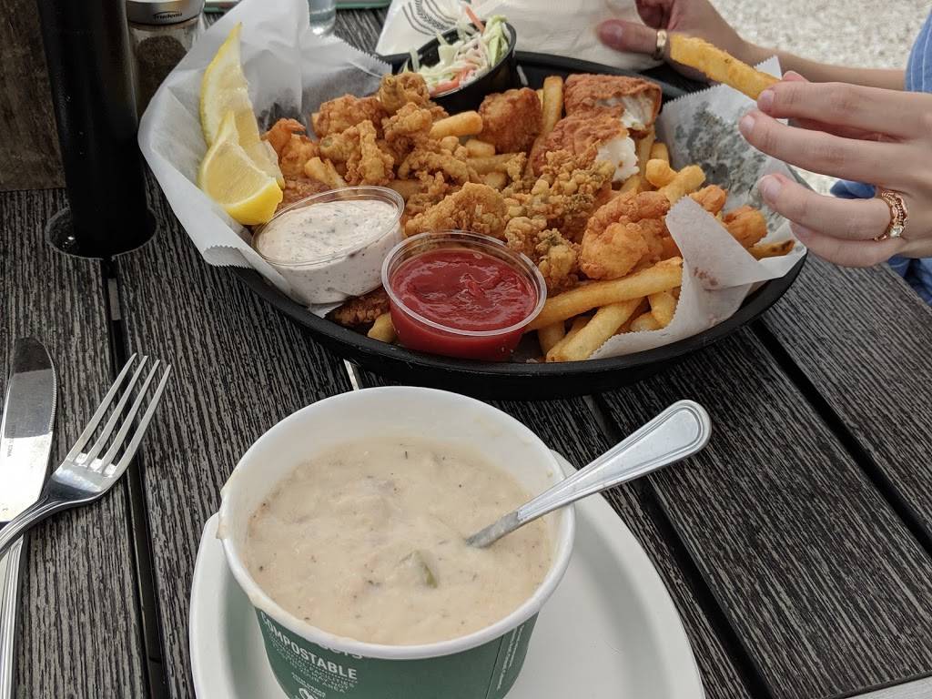 Frisbees Wharf at Pepperrell Cove | restaurant | 88 Pepperrell Rd, Kittery Point, ME 03905, USA | 2077032028 OR +1 207-703-2028