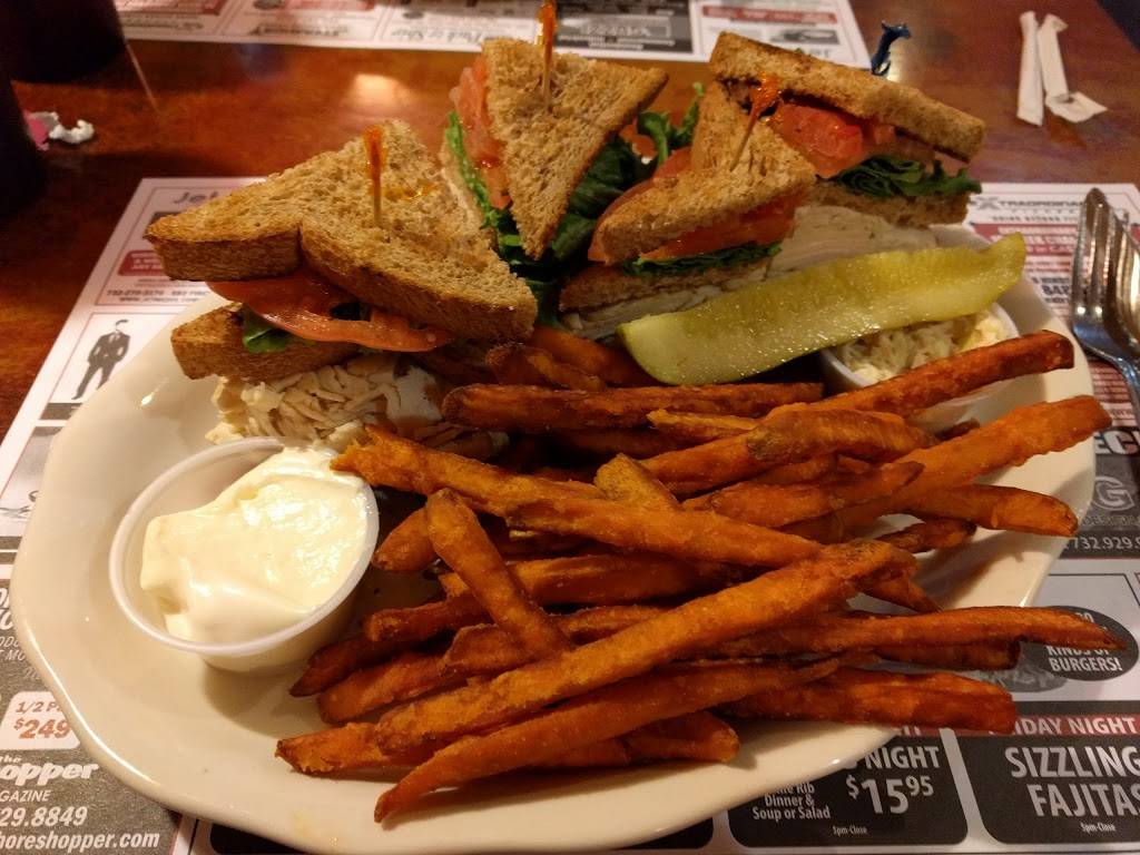 Four Seasons Diner | restaurant | 823 Fischer Blvd, Toms River, NJ 08753, USA | 7322708778 OR +1 732-270-8778