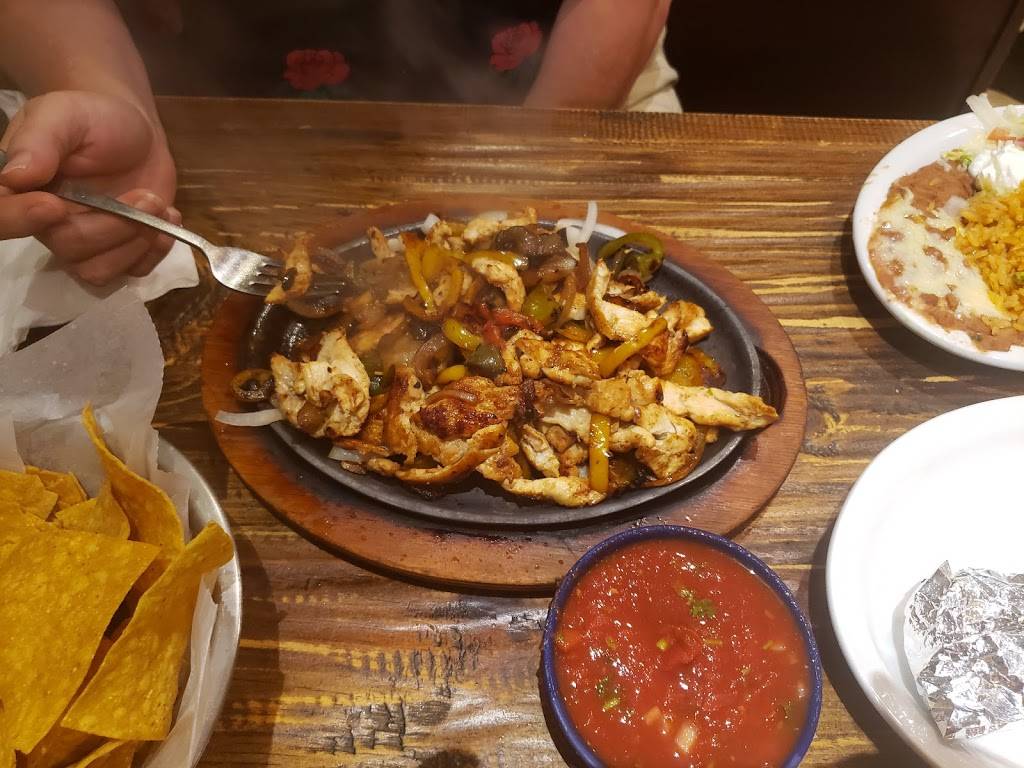 Marias Mexican Grill | restaurant | 2817 Maybank Hwy, Johns Island, SC 29455, USA | 8435571005 OR +1 843-557-1005