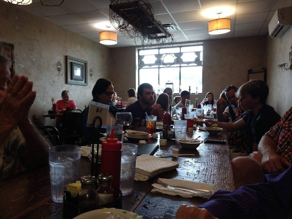 Philays Catfish & More | restaurant | 13386 Airline Hwy, Gonzales, LA 70737, USA | 2256473999 OR +1 225-647-3999