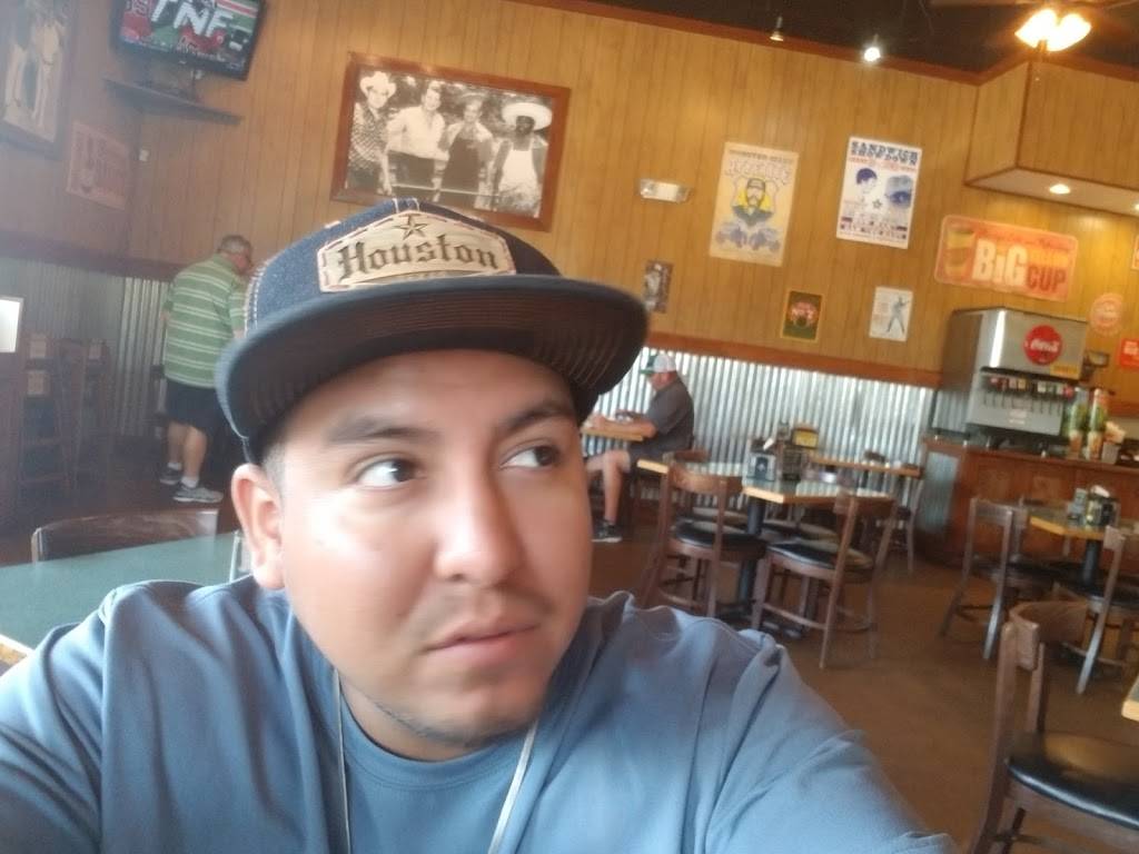 Dickeys Barbecue Pit | restaurant | 3807 E Broad St, Mansfield, TX 76063, USA | 6824008600 OR +1 682-400-8600