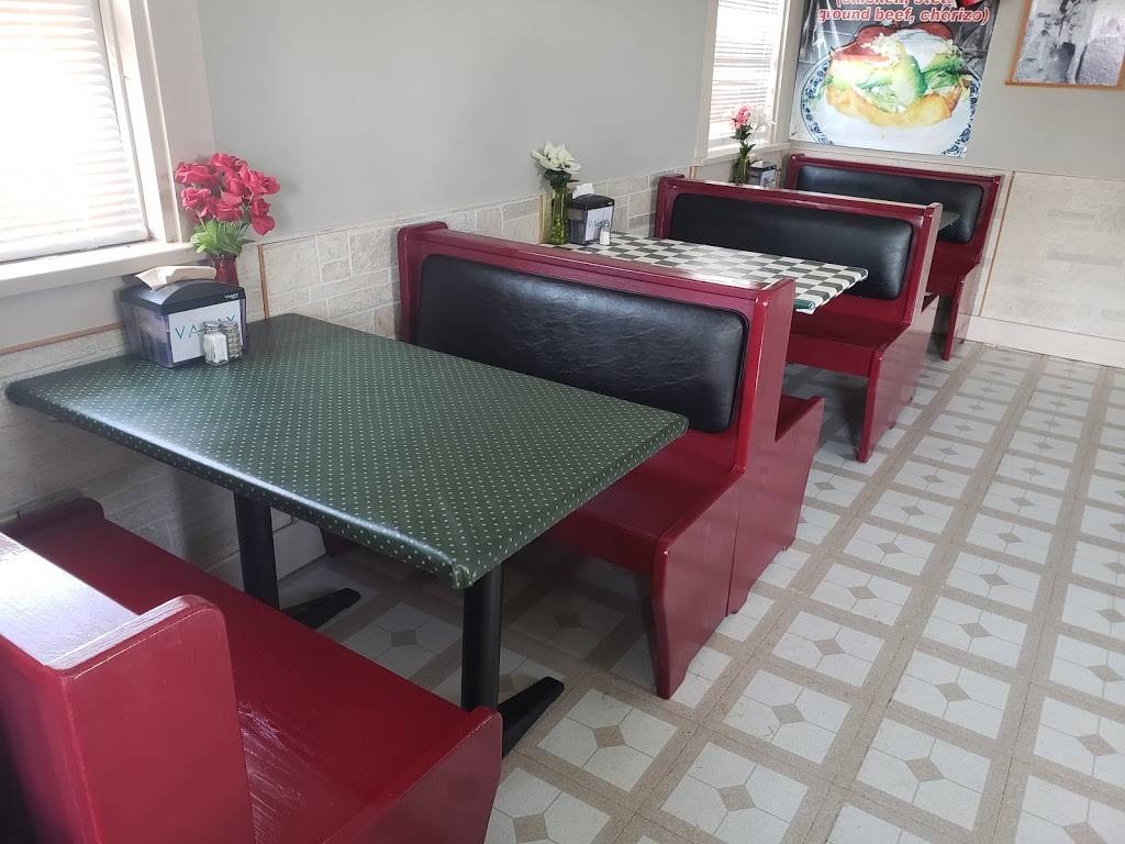 El Pariente Restaurant | restaurant | 140 W Greene St, Postville, IA 52162, USA | 5638633114 OR +1 563-863-3114