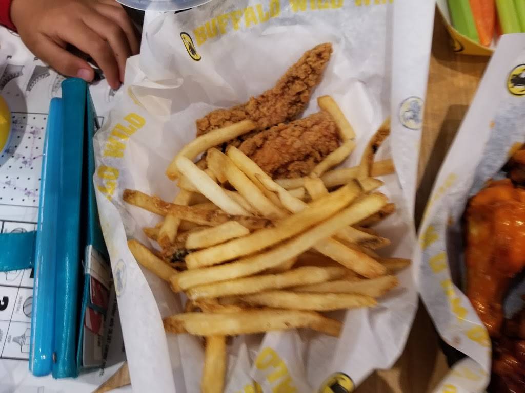 Buffalo Wild Wings | restaurant | 127 E Palm Ave, Burbank, CA 91502, USA | 8185242373 OR +1 818-524-2373