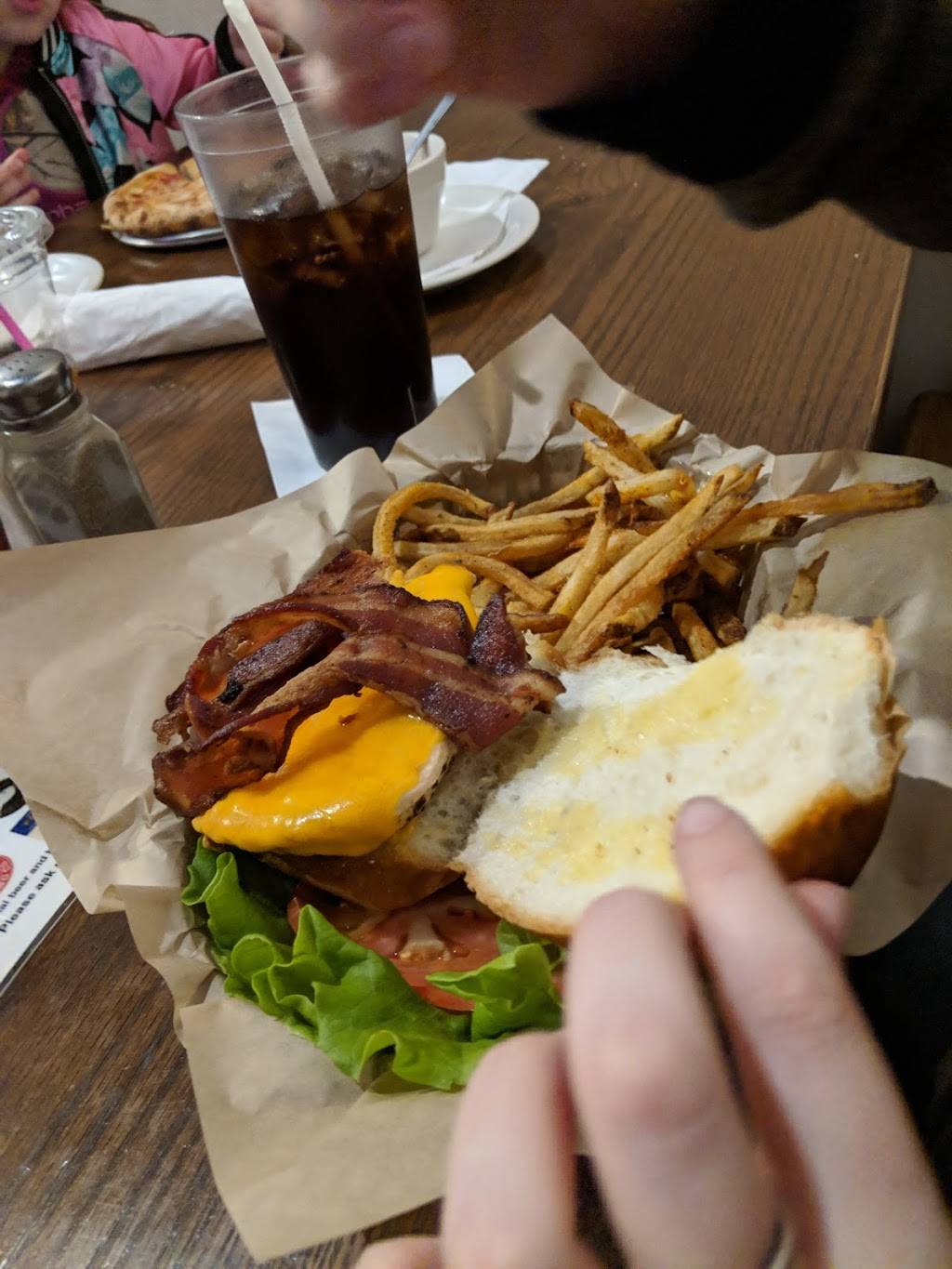 Brickyard Dining Co | restaurant | 140 Commercial Ave SE, New Philadelphia, OH 44663, USA | 2348014519 OR +1 234-801-4519