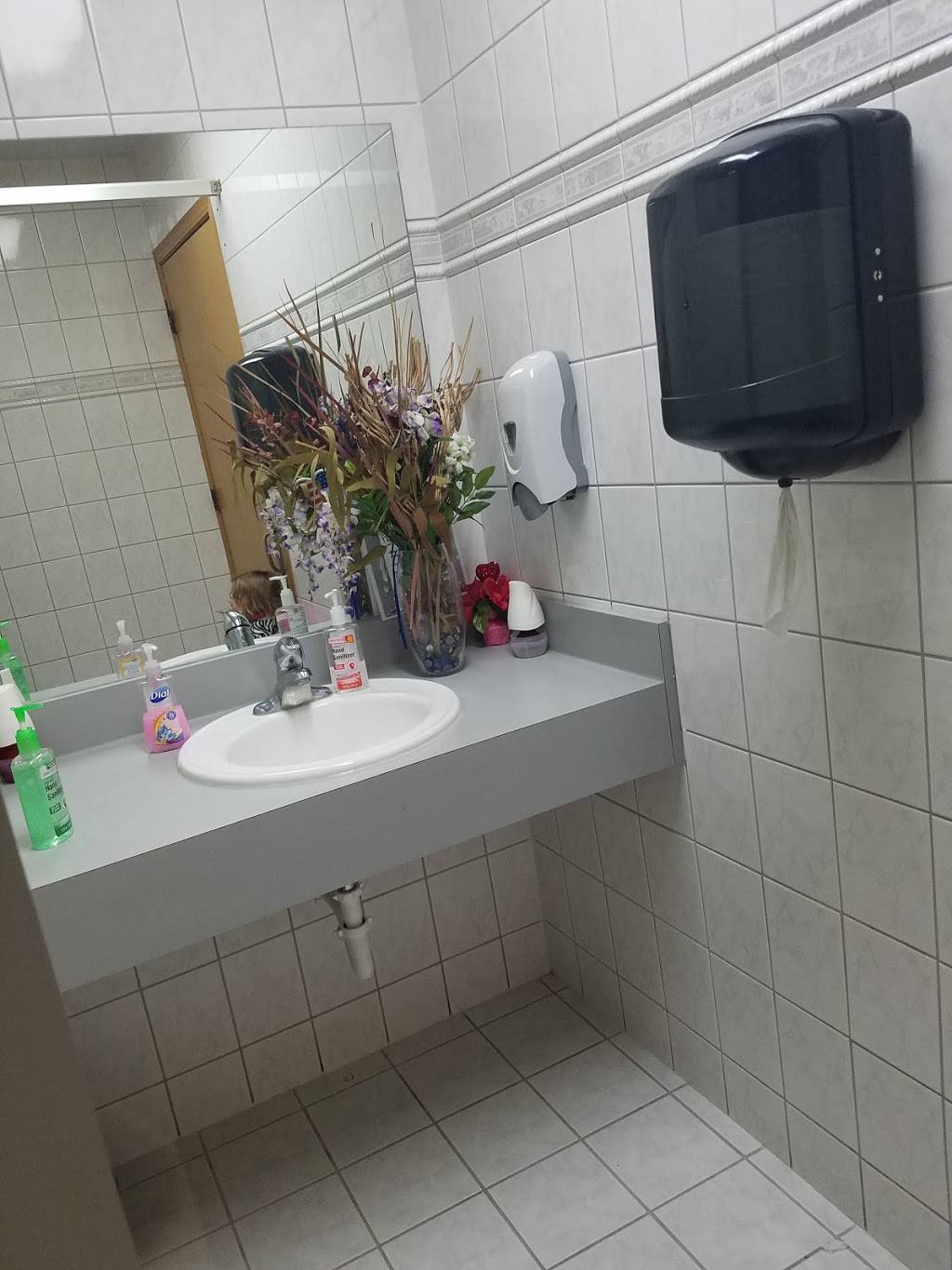 Silver Spoon | restaurant | 1601 W Jefferson St, Joliet, IL 60435, USA | 8157256202 OR +1 815-725-6202