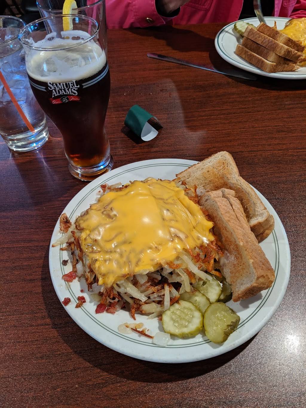 The Fort | restaurant | 100 Oak St, Fort Atkinson, IA 52144, USA | 5633589006 OR +1 563-358-9006