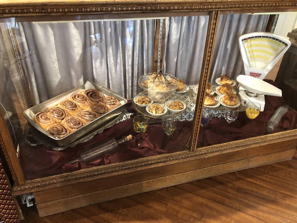 Grandmas Goodies & Gumbo | restaurant | 8B Downing St, Hollister, MO 65672, USA | 4173206175 OR +1 417-320-6175