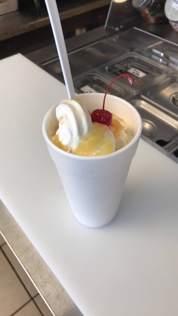 Avilla Diner and Dairy Treat | restaurant | 712 S Main St, Avilla, IN 46710, USA | 2608974400 OR +1 260-897-4400