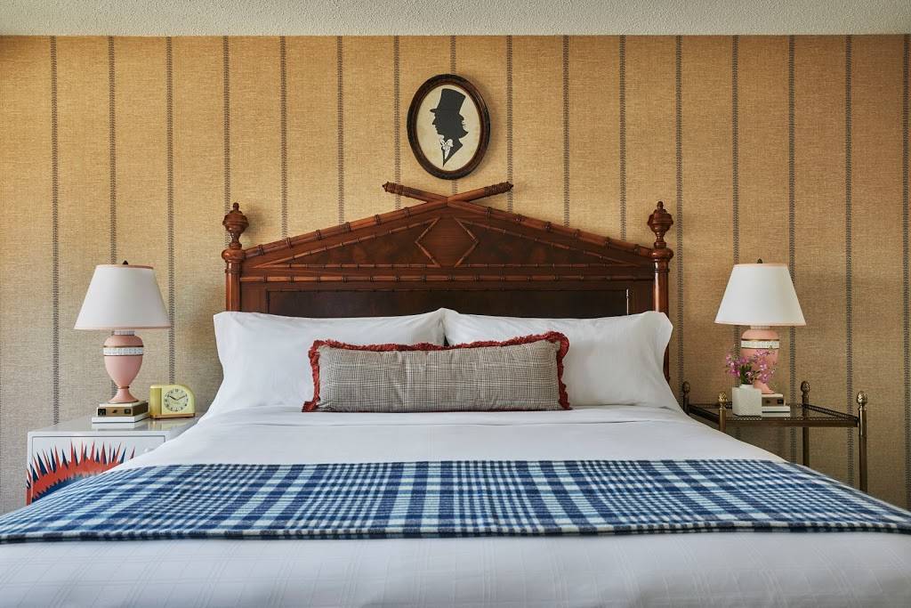 Graduate Iowa City | restaurant | 210 S Dubuque St, Iowa City, IA 52240, USA | 3193374058 OR +1 319-337-4058