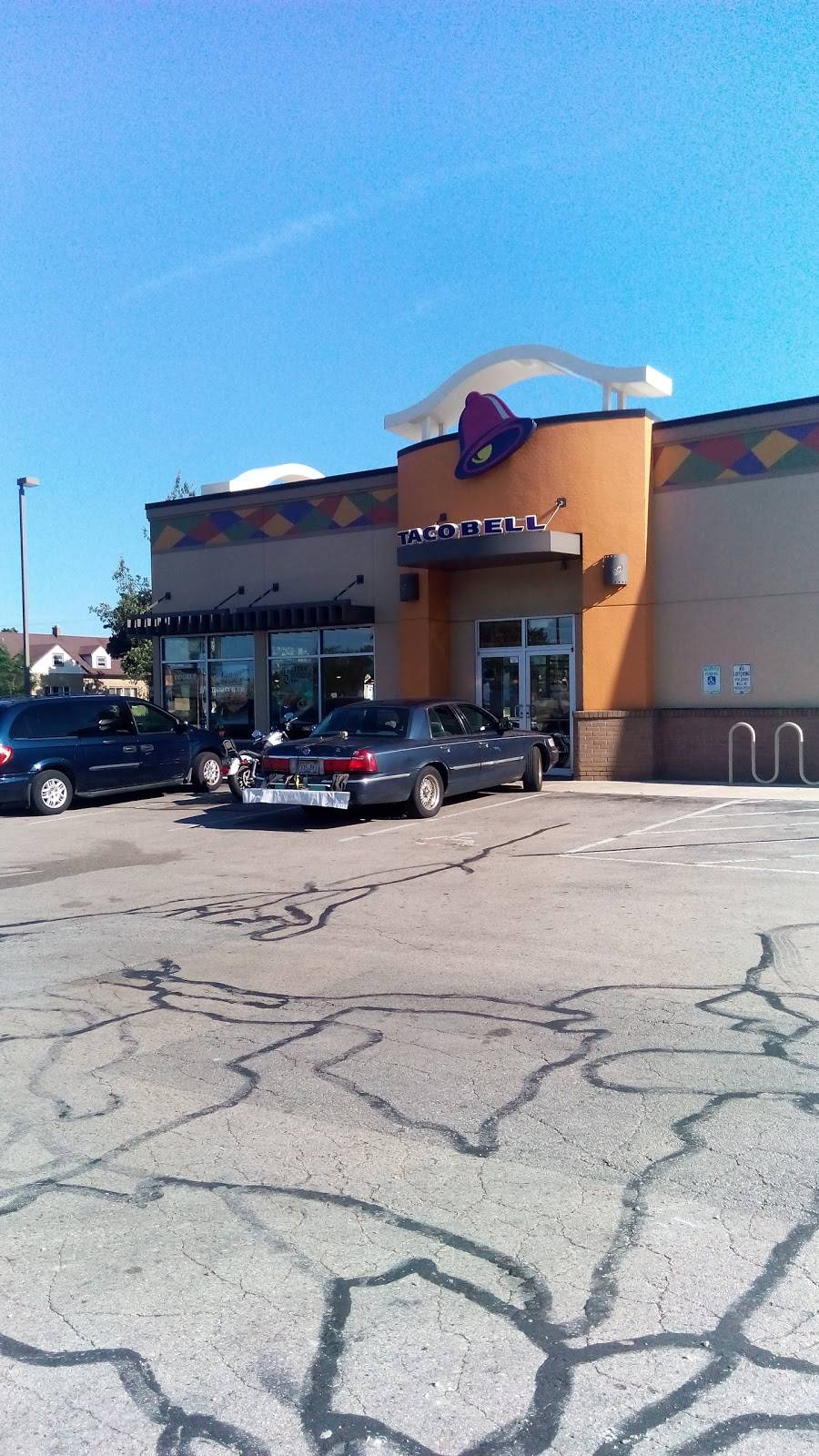Taco Bell | meal takeaway | 3191 S 76th St, Milwaukee, WI 53219, USA | 4147272226 OR +1 414-727-2226