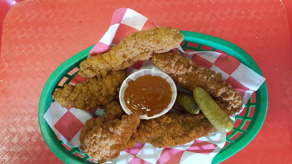 Streamliner Hot Dogs and More | restaurant | 447 Broadway, Taunton, MA 02780, USA | 5083697516 OR +1 508-369-7516