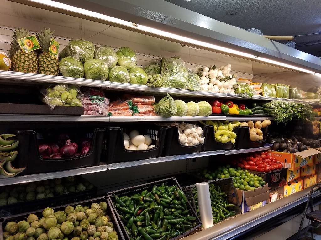 La Esquinita Mexican Market | restaurant | 8505 Collinsville Rd, Collinsville, IL 62234, USA | 6183445220 OR +1 618-344-5220