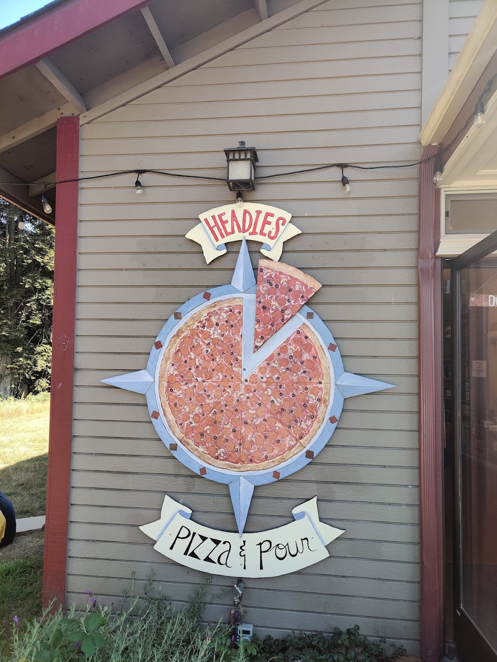 Headies Pizza and Pour | meal takeaway | 359 Main St, Trinidad, CA 95570, USA | 7076773077 OR +1 707-677-3077