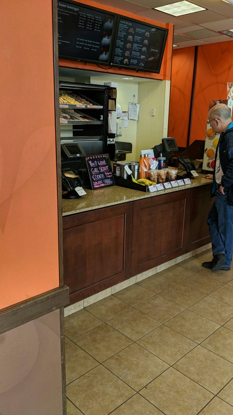 Dunkin Donuts | cafe | 8800 Gross Point Rd, Skokie, IL 60077, USA | 8474707100 OR +1 847-470-7100