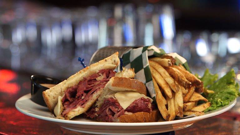 Kellys Tavern - Strawbridge | restaurant | 2131 General Booth Blvd, Virginia Beach, VA 23454, USA | 7574308999 OR +1 757-430-8999