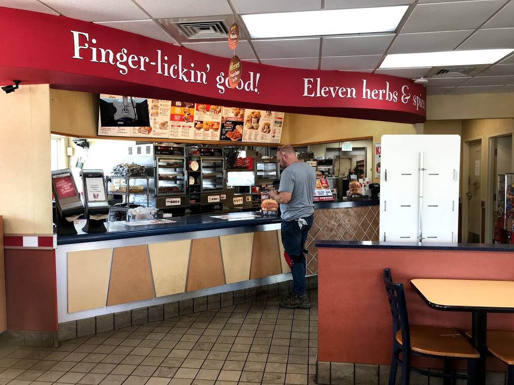 KFC | restaurant | 900 Broadway, Gary, IN 46402, USA | 2198821164 OR +1 219-882-1164