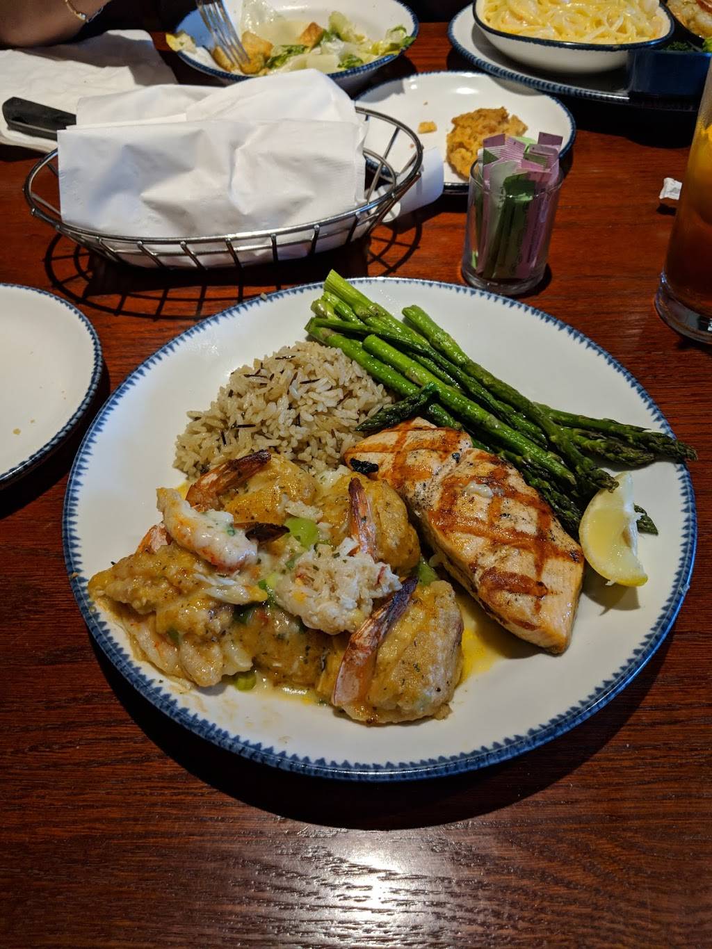 Red Lobster | restaurant | 8180 Rosedale Hwy, Bakersfield, CA 93312, USA | 6615899956 OR +1 661-589-9956