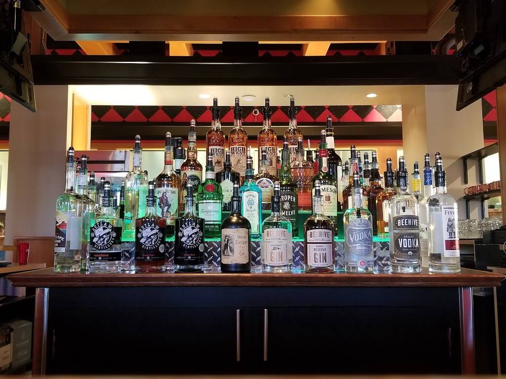 Legends Pub & Grill Southtown | restaurant | 10631 Holiday Park Dr, Sandy, UT 84070, USA | 8016791749 OR +1 801-679-1749