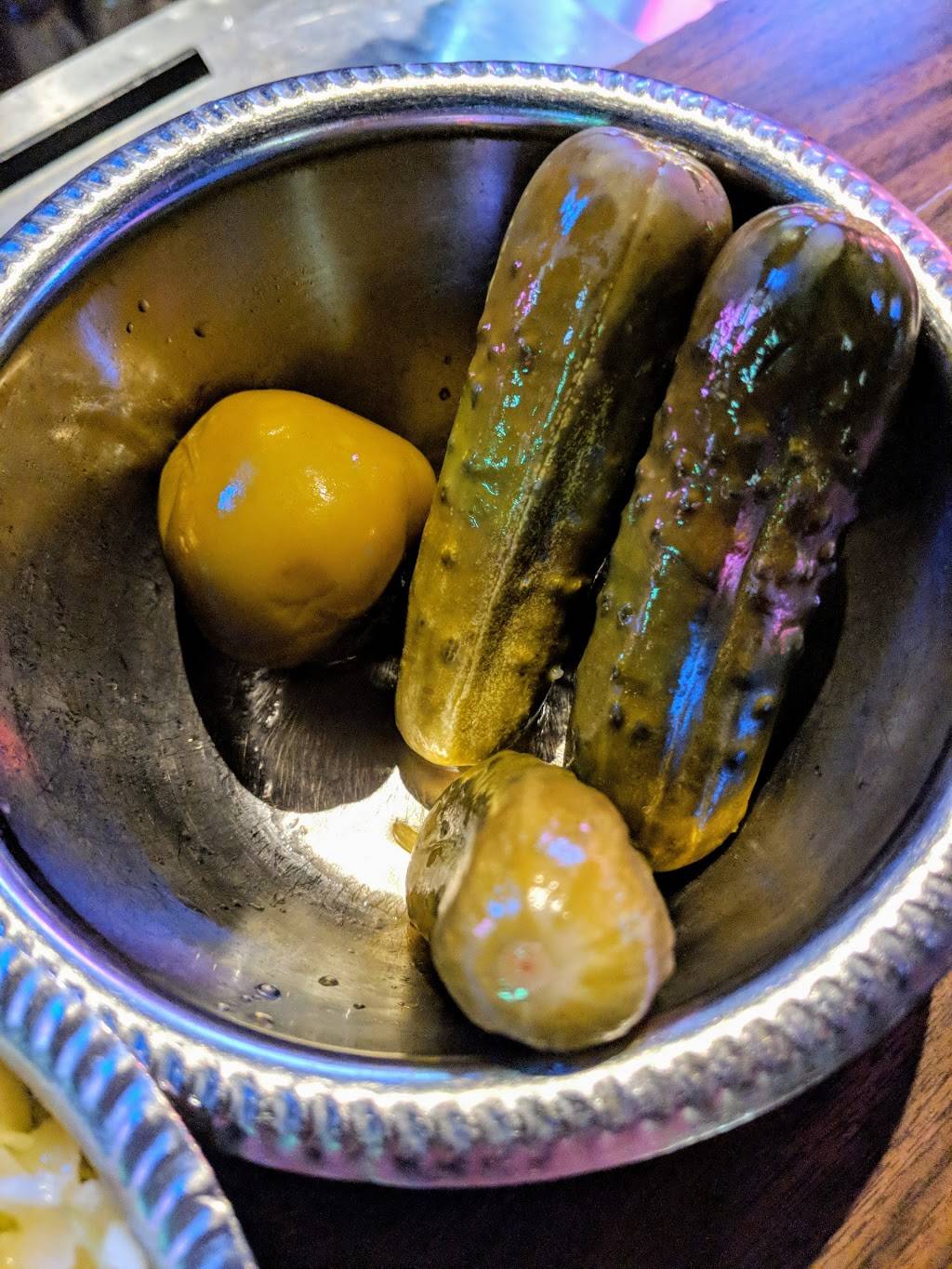 Arthurs Steakhouse & Pub | restaurant | 644 Georges Rd, North Brunswick Township, NJ 08902, USA | 7328281117 OR +1 732-828-1117