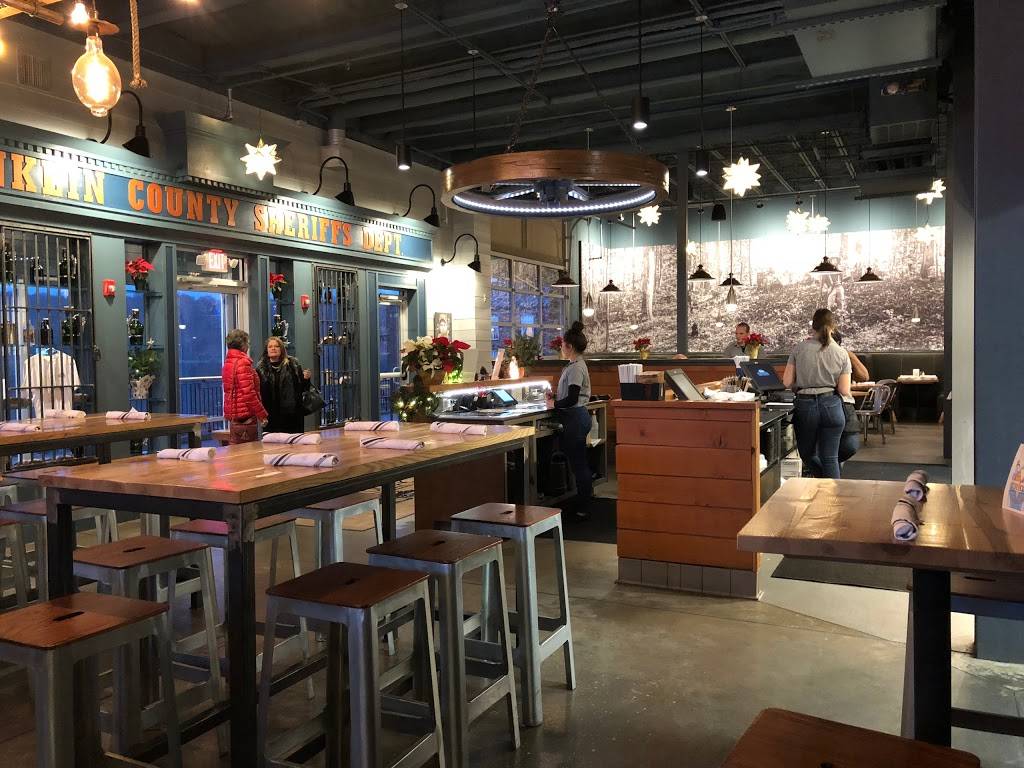 Bootleggers | restaurant | 50 13th St, Lynchburg, VA 24504, USA | 4343334273 OR +1 434-333-4273