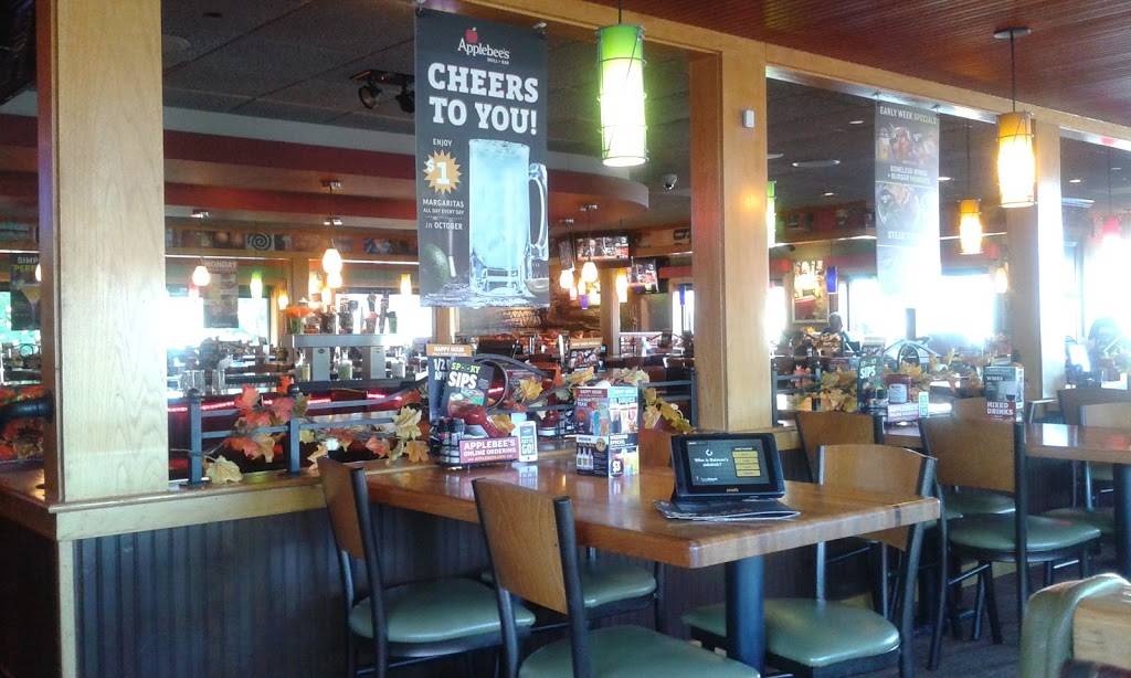 Applebees Grill + Bar | restaurant | 2000 Vermillion St, Hastings, MN 55033, USA | 6514388604 OR +1 651-438-8604