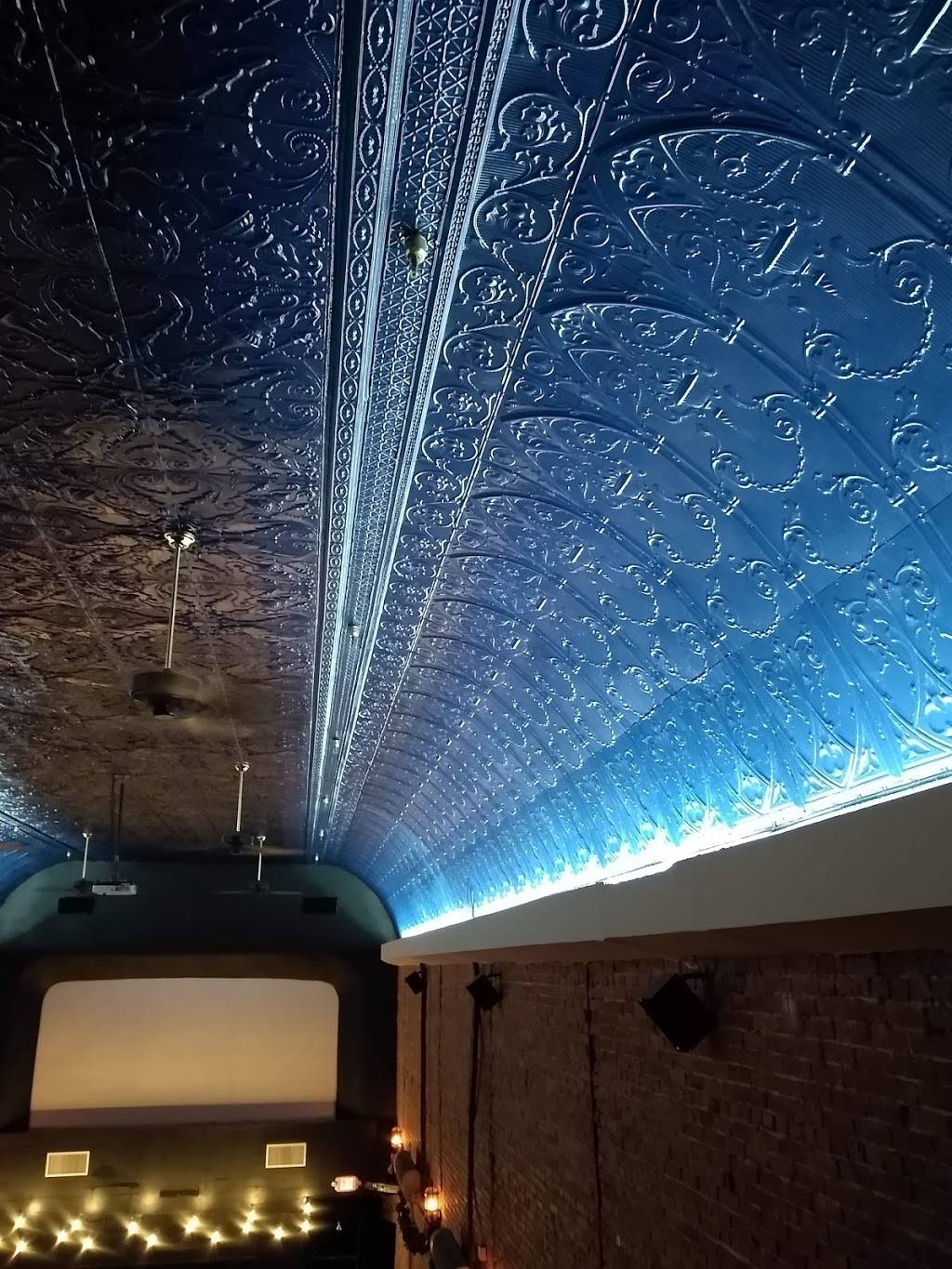 Vorshay’s Cocktail Lounge | restaurant | 417 E Douglas Ave, Wichita, KS 67202, USA | 3162659606 OR +1 316-265-9606