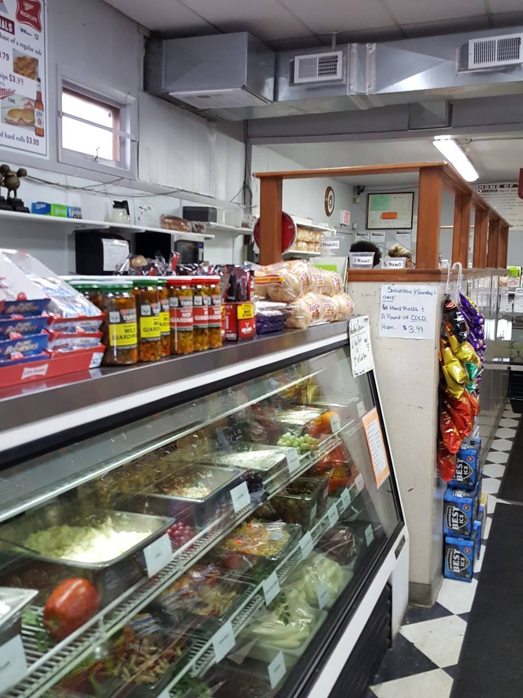 Lees Deli | restaurant | 2615 Washington Ave, Racine, WI 53405, USA | 2626342373 OR +1 262-634-2373