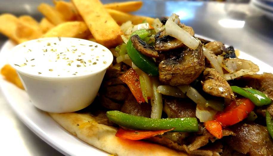 Nalinis Gyros & Burgers | restaurant | 14544 W Center Rd, Omaha, NE 68144, USA | 4023159756 OR +1 402-315-9756