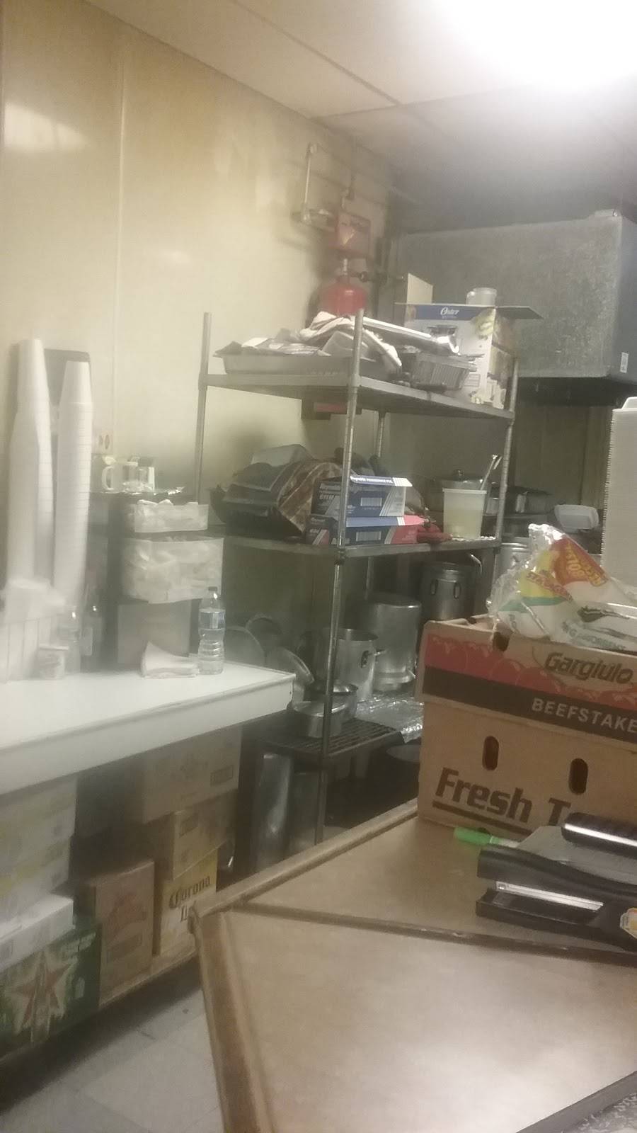 Jaggies Restaurant | restaurant | 6220 Lansdowne Ave, Philadelphia, PA 19151, USA | 2158772490 OR +1 215-877-2490