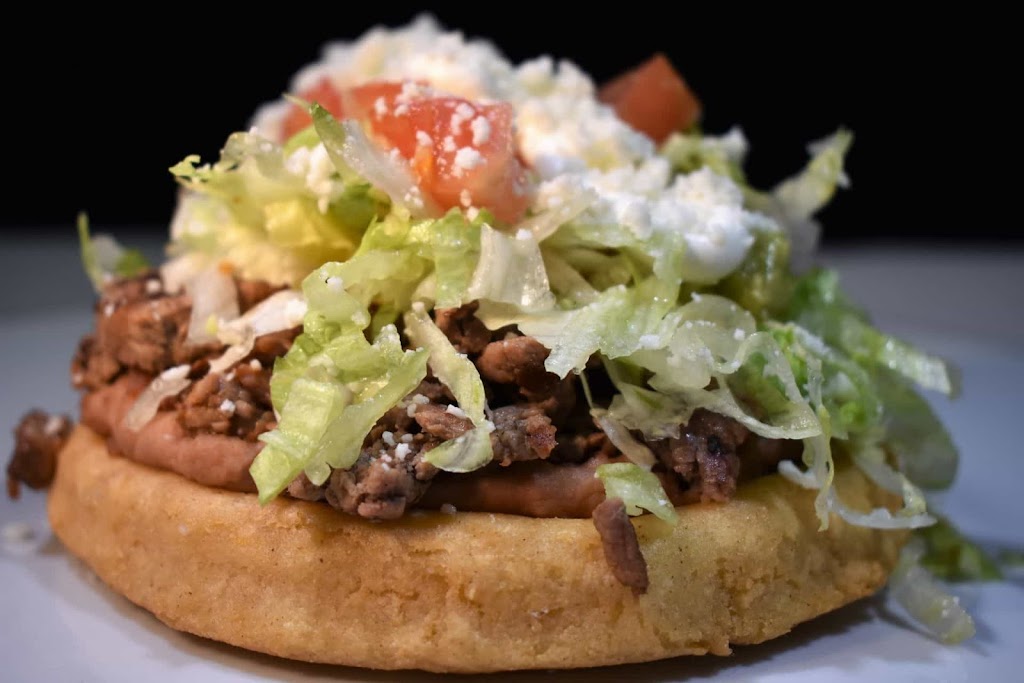 Antojitos La Baja | restaurant | 209 N Olive Ave, Rialto, CA 92376, USA | 9095655256 OR +1 909-565-5256