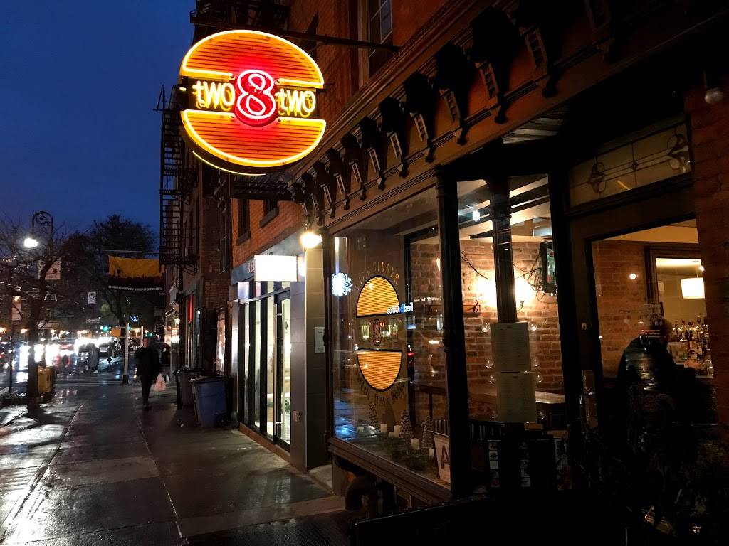 two8two Bar & Burger | restaurant | 282 Atlantic Ave, Brooklyn, NY 11201, USA | 7185962282 OR +1 718-596-2282