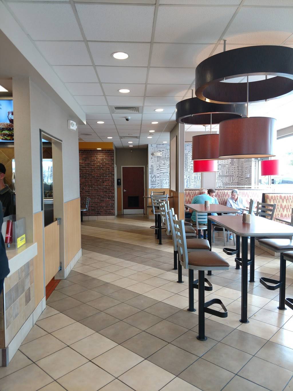 McDonalds | cafe | 67891 Mall Ring Rd, St Clairsville, OH 43950, USA | 7406954107 OR +1 740-695-4107