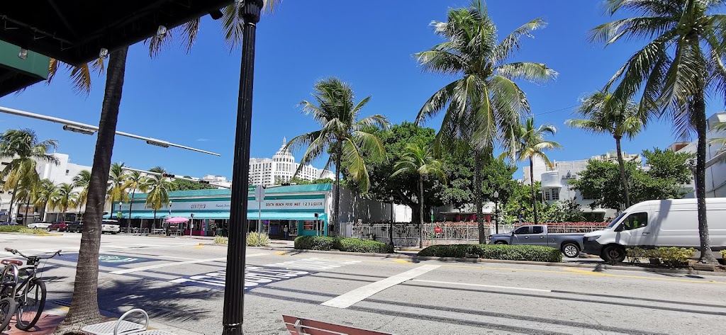 Sriracha House | cafe | 1502 Washington Ave, Miami Beach, FL 33139, USA | 3055340303 OR +1 305-534-0303