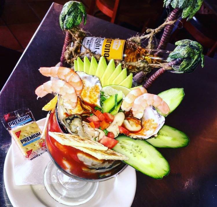 El Calamar | restaurant | 315 W 17th St, Santa Ana, CA 92706, USA | 7148844510 OR +1 714-884-4510