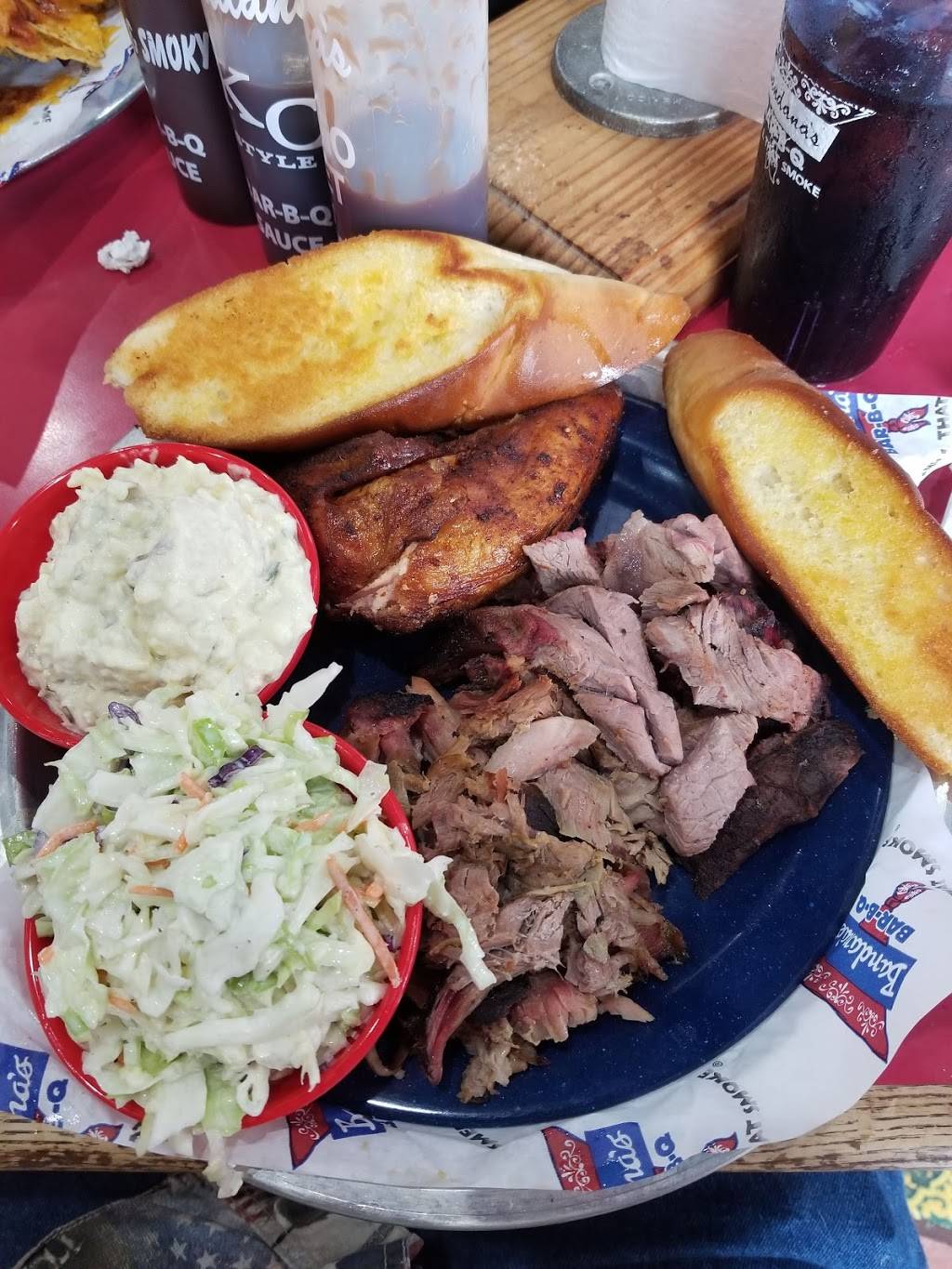 Bandanas Bar-B-Q | restaurant | 3405 Clark Ln, Columbia, MO 65201, USA | 5732562229 OR +1 573-256-2229