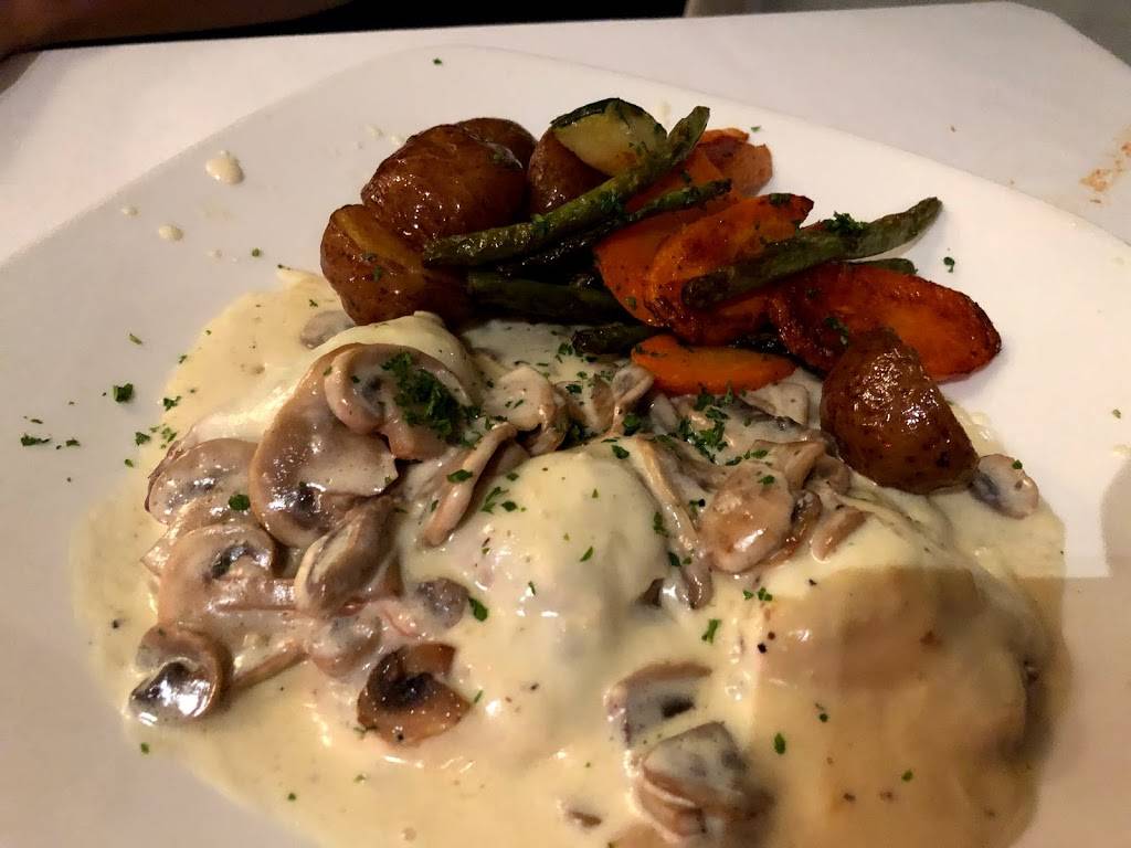 Villa Risi | night club | 16995 Yonge St, Newmarket, ON L3Y 5Y1, Canada | 9058368062 OR +1 905-836-8062