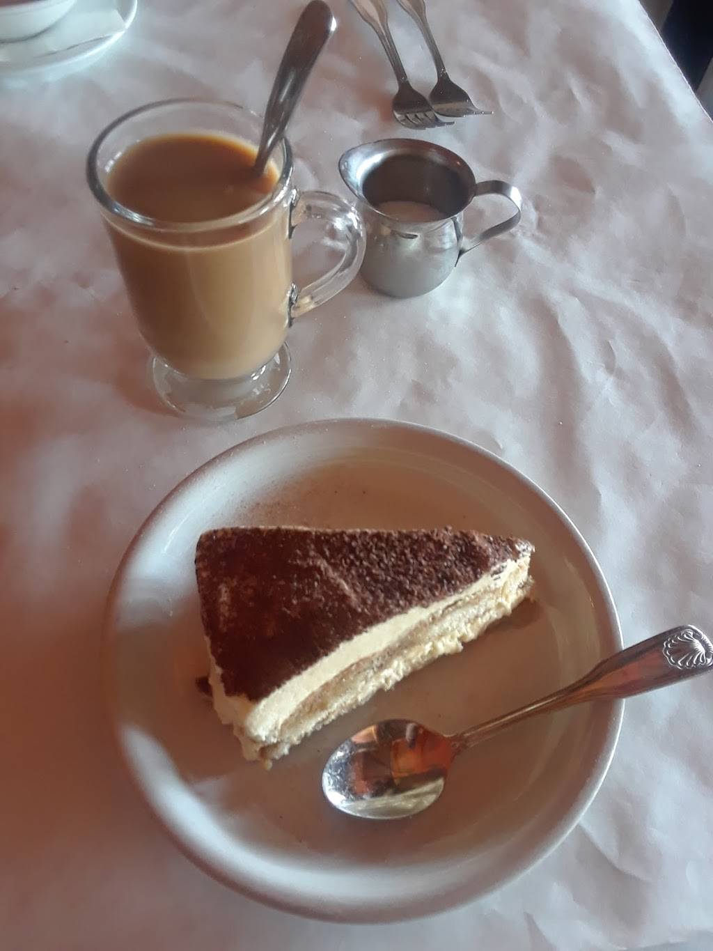 La Piazza | Ristorante Italiano | restaurant | 1600 E Tulare Ave, Tulare, CA 93274, USA | 5596879833 OR +1 559-687-9833