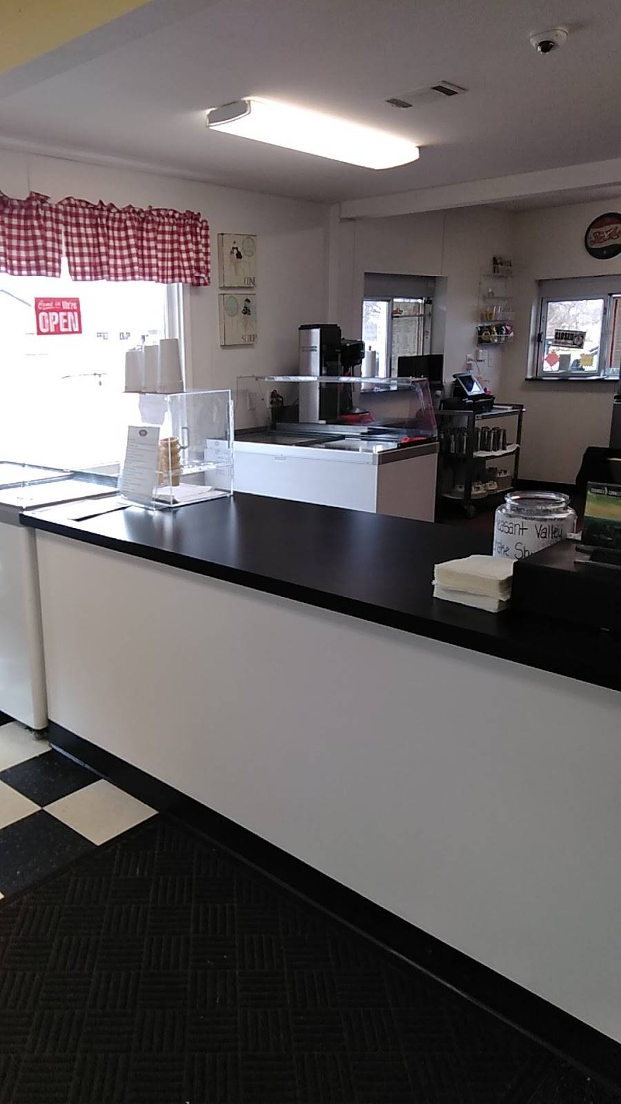 Pleasant Valley Shake Shoppe | restaurant | 12755 Pleasant Valley Rd, Chillicothe, OH 45601, USA | 7407752663 OR +1 740-775-2663